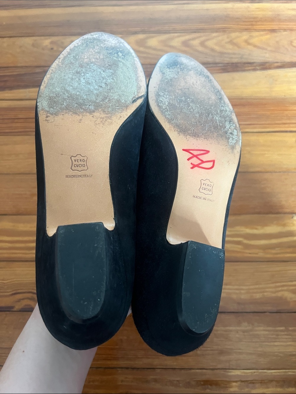 Vintage Salvatore Ferragamo Black Suede Low Block Heel Pumps Silver Trim 8B - Picture 9 of 9
